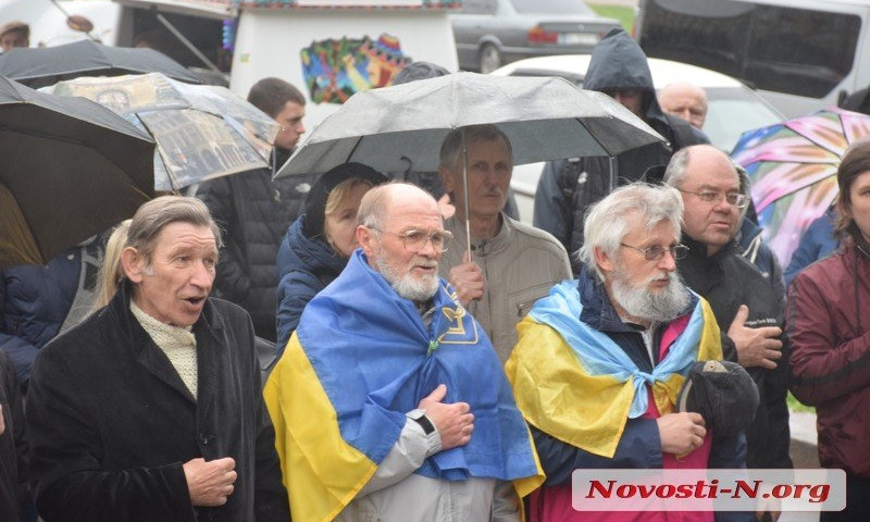 Традиционный марш вышиванок «За українську Україну» прошел улицами Николаева