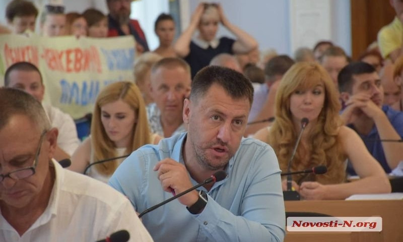 Депутат предложил распустить скандальную комиссию ЖКХ Николаевского горсовета