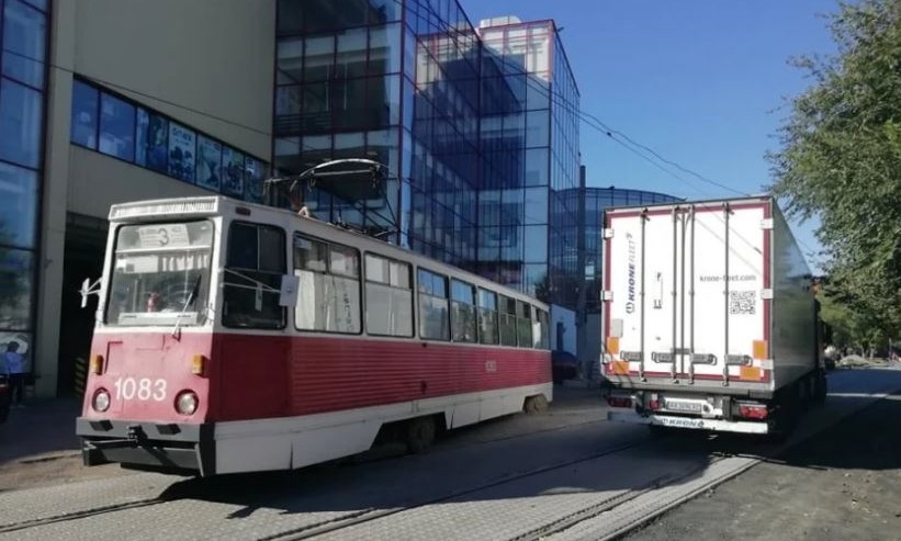 В Николаеве трамвай сошел с рельсов 