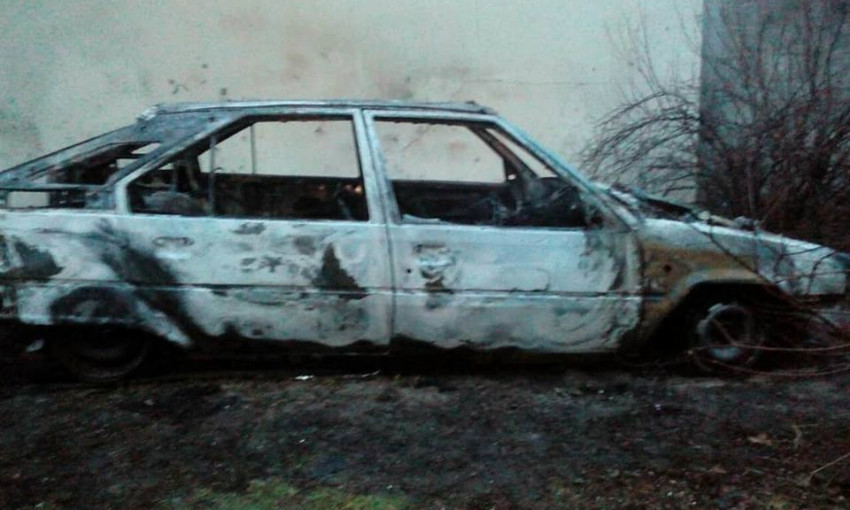 На Гвардейской сгорел автомобиль Citroen, причина возгорания устанавливается