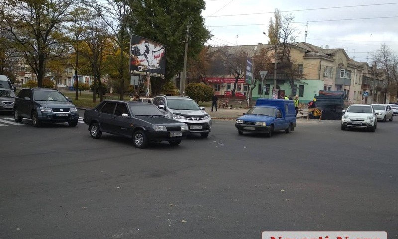 В Николаеве перекрыли часть улицы Чигрина — образовалась серьезная пробка