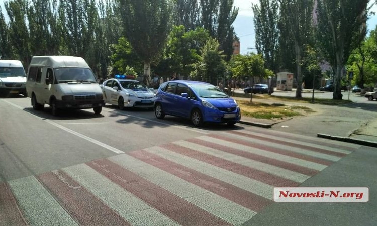 На Центральном проспекте произошла авария с участием кареты «скорой помощи» и автомобиля