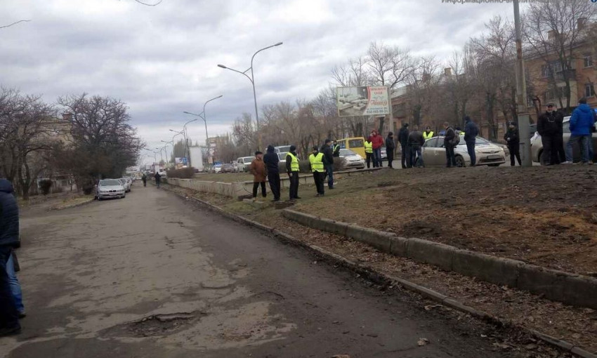 В Николаеве таксисты перекрыли Богоявленский проспект