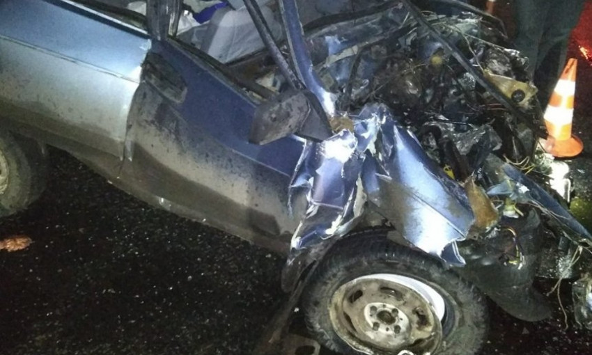 На трассе «Благовещенское-Николаев» при лобовом столкновении грузовика и автомобиля погиб водитель легковушки