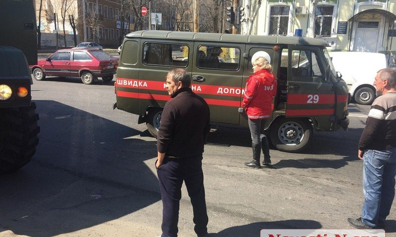 В центре Николаева фура сбила женщину, перебегавшую на «красный»