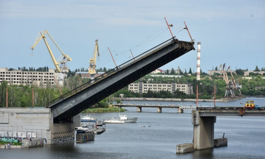 Передача Ингульского моста на баланс государства затягивается на неопределенное время