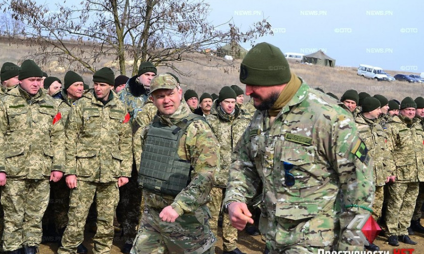 Губернатор Николаевщины устроил резервистам встряску со взрывами и стрельбой