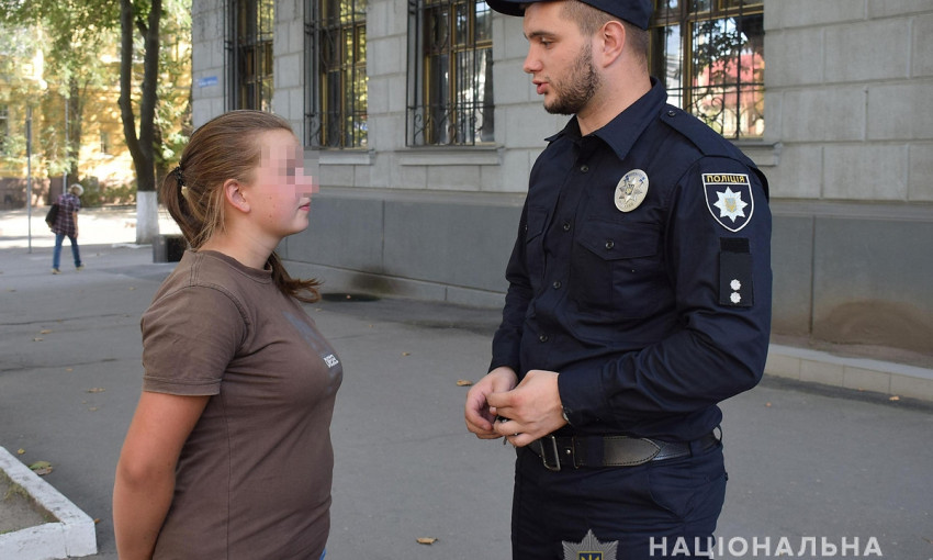 Николаевская полиция вернула в семью девушку, которая получила от матери пощечину и сбежала из дома