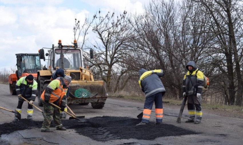 На Николаевщине начался ремонт дороги Братское-Вознесенск
