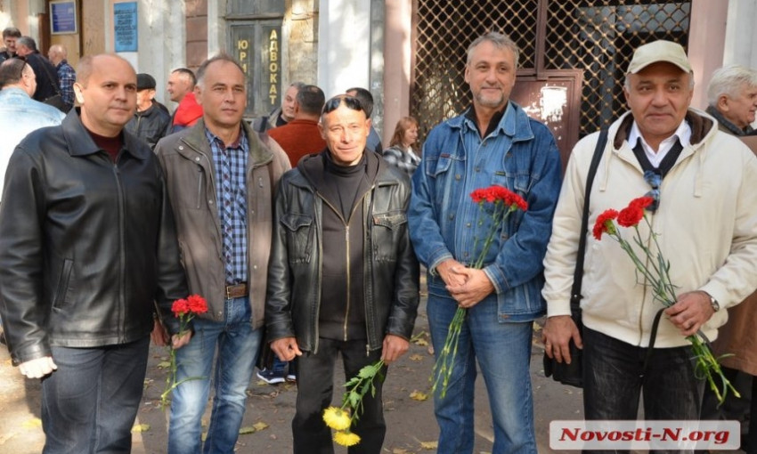 Николаевские «афганцы» возложили цветы к Мемориалу воинам-ольшанцам