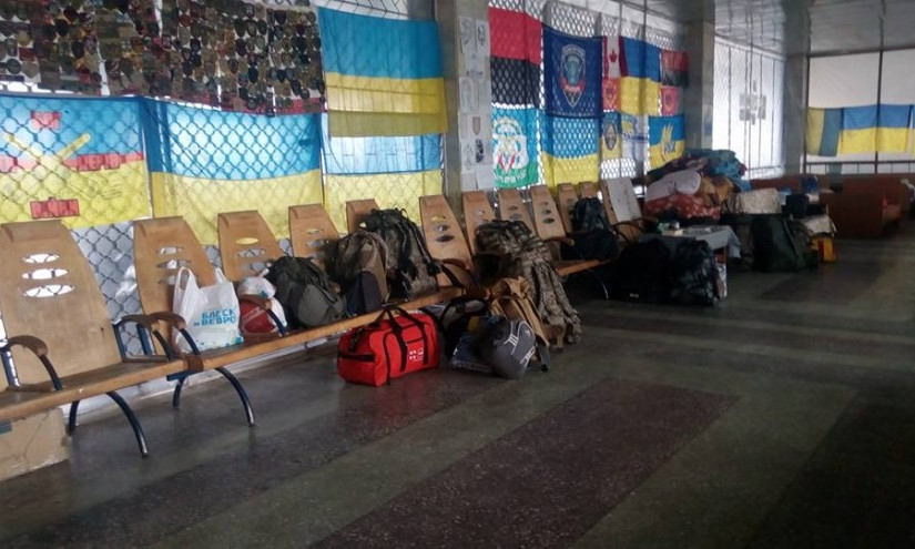 Одни стены – все, что осталось после карантина в находящемся в здании николаевского ж/д вокзала волонтерском пункте 