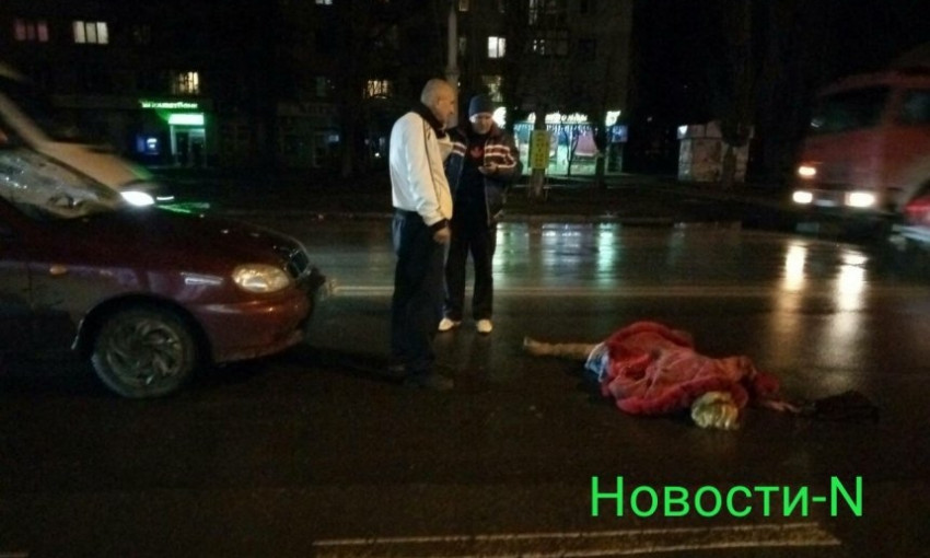 На улице Космонавтов под колесами автомобиля оказалась женщина (фото 18+)