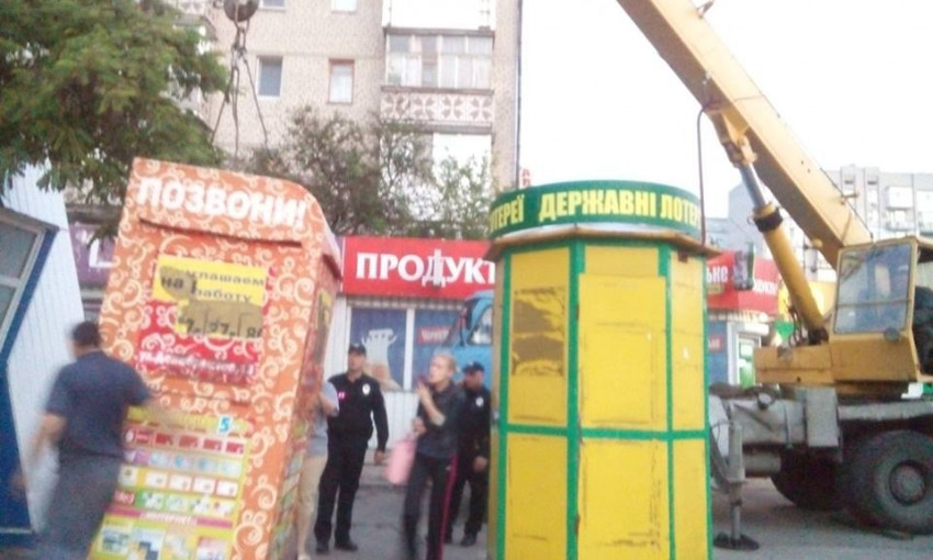 В Николаеве продолжается демонтаж незаконных будок