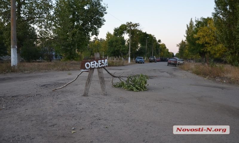 В поселке Грейгово жители перекрыли дорогу к элеватору