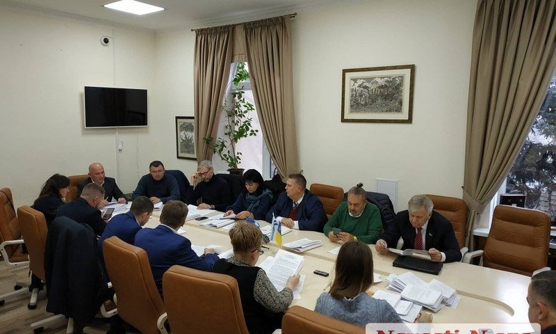 «Отдавать будем садиками и дорогами?»: в Николаеве депутаты разругались из-за кредита в 600 млн