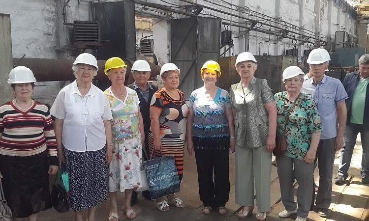 На верфи SMG в Николаеве провели экскурсию для ветеранов-корабелов