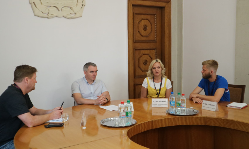 Александр Сенкевич провел встречу с представителями миссии CANADEM по наблюдению за внеочередными выборами в Верховную Раду Украины