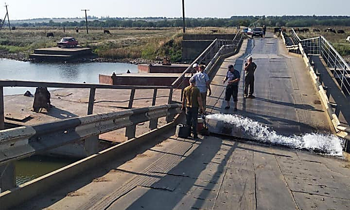 В Снигиревском районе ограничили движение транспорта через понтонный мост