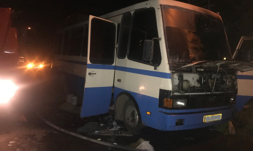 Минувшей ночью в Николаеве горел автобус