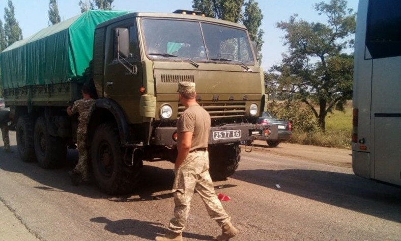 Армейский КАмаЗ врезался в пассажирскую маршрутку «Николаев-Херсон»