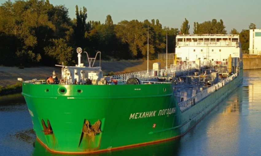 Николаевские таможенники не позволили российскому танкеру «Механик Погодин» совершить незаконную выгрузку нефтепродуктов