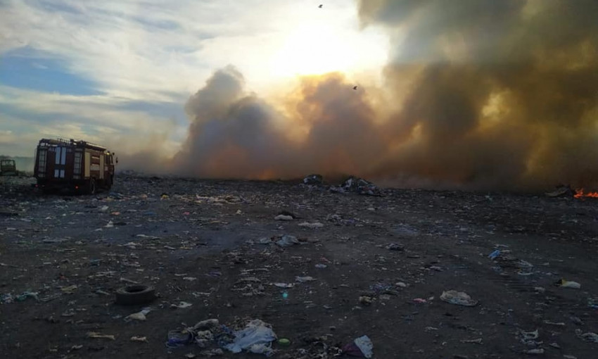 Николаев в дыму – горел мусорный полигон возле Большой Коренихи