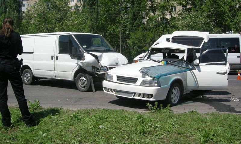 ДТП в Николаеве: водитель в больнице, пассажир – в реанимации