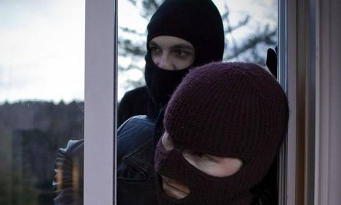 В Николаевском районе трое неизвестных совершили разбойное нападение на семью фермера