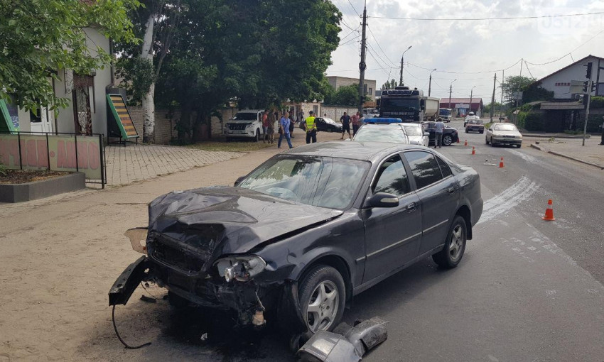 В Николаеве произошла авария с участием трех транспортных средств и пострадавшими