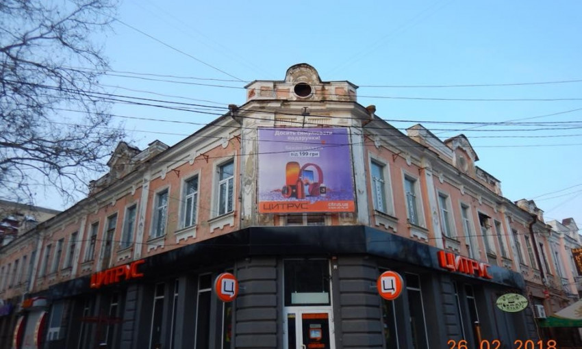 В мэрии Николаева отчитались о сносе незаконных рекламных конструкций на Соборной