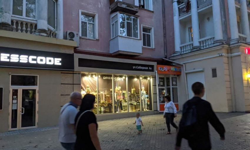 Табличку сменили оперативно – владелец николаевского магазина отреагировал на скандал в соцсетях